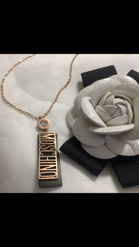 Glamorous Gold Necklace