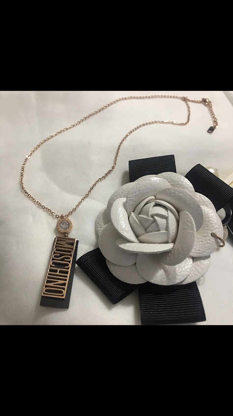 Glamorous Gold Necklace